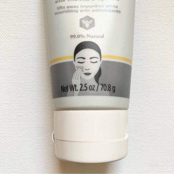 Burt’s Bees Detoxifying Clay Mask - Picture 3 of 5